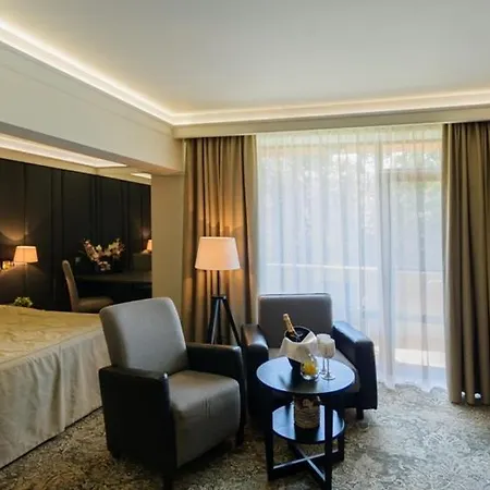 Calista 4*